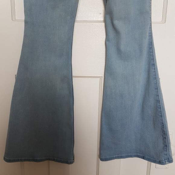 Hollister Boho Embroidered High Rise Vintage Flare Light Wash Denim Jeans Sz 26 - Picture 8 of 15